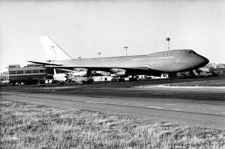 纽卡斯尔机场的“大橙”布拉尼夫国际航空公司的波音747“超大型喷气式飞机”