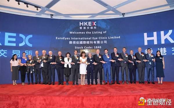 在首次公开募股中，德视佳EuroEyes发行了79,334,000股的发行股份。其中71,400,000股发行是针对专业投资者的国际私募发行，其余7,934,000股则是其在香港的公开发行。