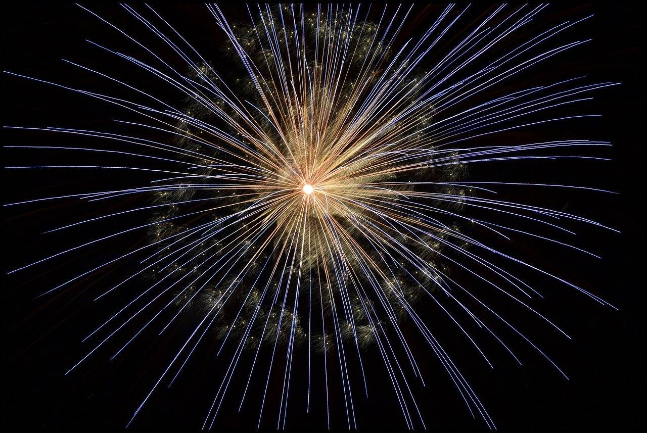 fireworks-102971_1280