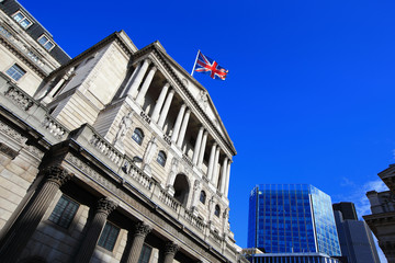 英格兰银行希望快速大步击败COVID-19的第二波浪潮