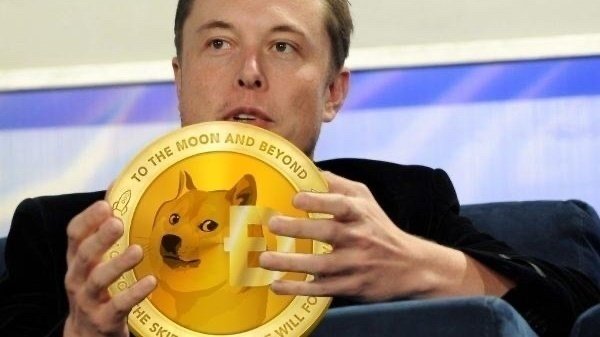 在埃隆·马斯克（Elon Musk）说“ SpasdfsceX将把狗狗