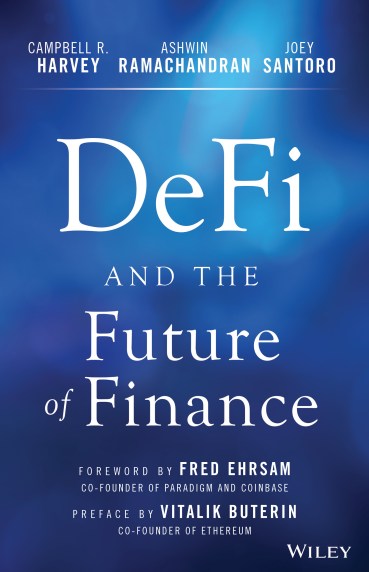 在 DeFi 和金融的未来一书中，作者强调了去中心化金融相对于旧的中心化银行系统的优势。